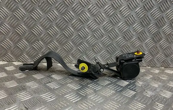 Volvo V70 Rear seatbelt 30676733