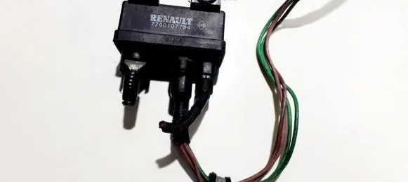 Volvo S40, V40 Glow plug pre-heat relay 7700107794