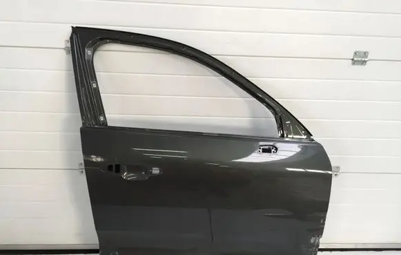 Volvo XC40 Front door