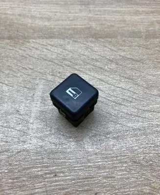 BMW 5 E39 Central locking switch button 8360828