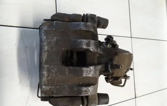 Nissan Primera Front brake caliper
