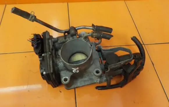Honda Insight Throttle body valve GME2A 12X36
