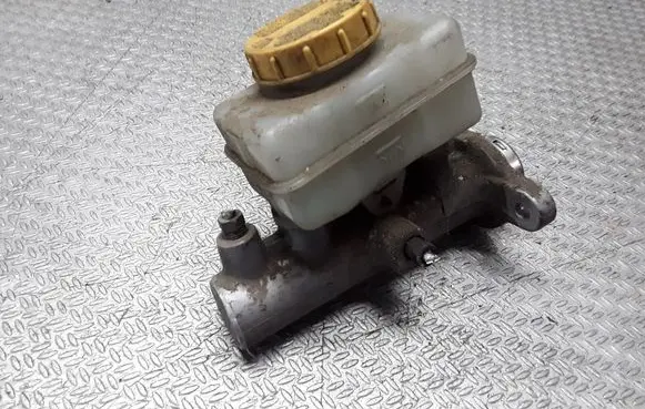 Master brake cylinder