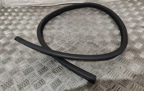 Mercedes-Benz E C207 W207 Front door rubber seal A2076920376