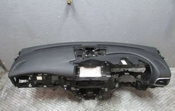 Infiniti Q30 Dashboard