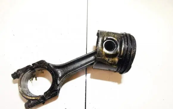 Chrysler Voyager Piston with connecting rod 4430a