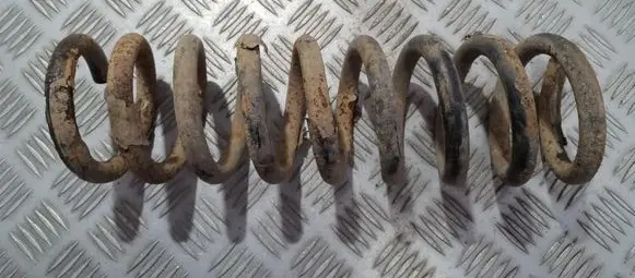 Mercedes-Benz C W202 Rear coil spring
