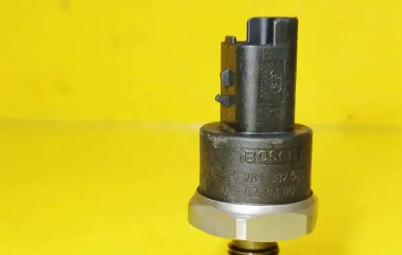 Citroen C8 Fuel pressure sensor 0281002592