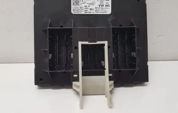 Volkswagen PASSAT B8 Comfort/convenience module 5Q0937086CJ F005V03151