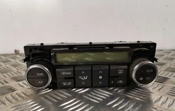 Toyota Auris E180 Climate control unit 5590002410