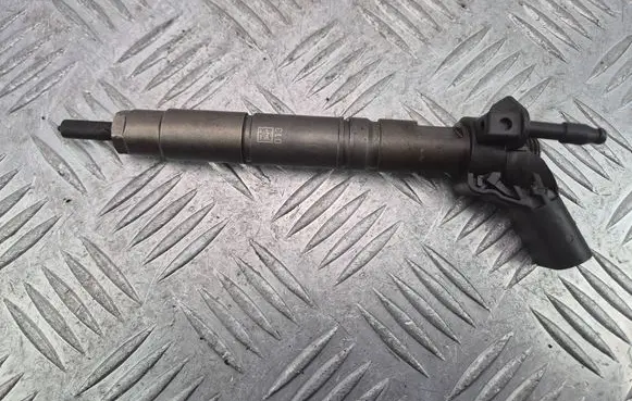Mercedes-Benz CLS C219 Fuel injector A6420701387