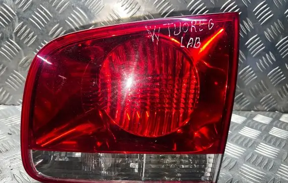 Volkswagen Touareg I Tailgate rear/tail lights 28268003 7L6945094J