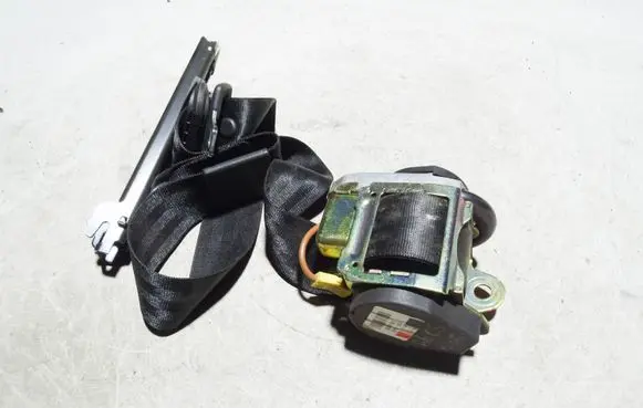 Audi A6 S6 C5 4B Front seatbelt 4B0857705C