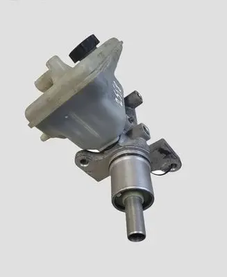 Renault Trafic II (X83) Master brake cylinder 320670082