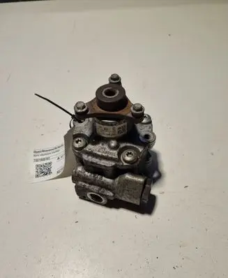 Opel Movano B Power steering pump 7651955187
