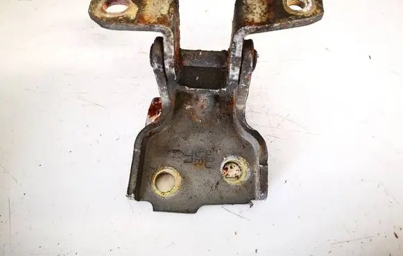 Suzuki Swift I Front door upper hinge 