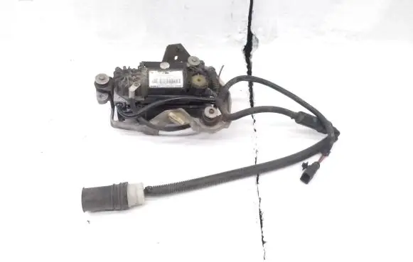 Audi A8 S8 D3 4E Air suspension compressor/pump 4E0616005G