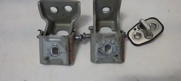 Citroen C3 Front door hinge set 