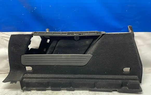 Trunk/boot lower side trim panel