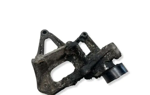 Renault Espace III Power steering pump mounting bracket 