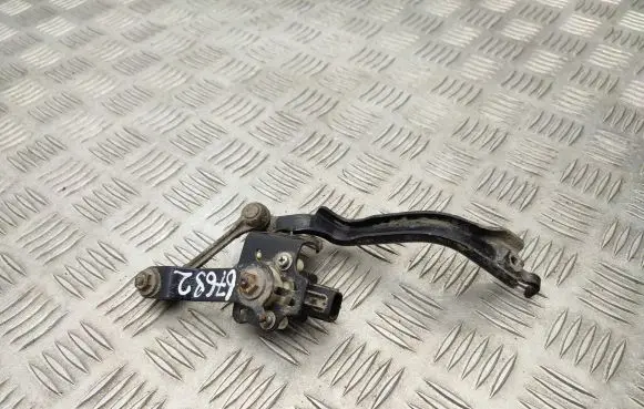 Headlight/headlamp level sensor
