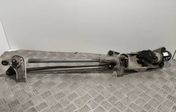 Mitsubishi L200 Front wiper linkage and motor WM07B 8250A124