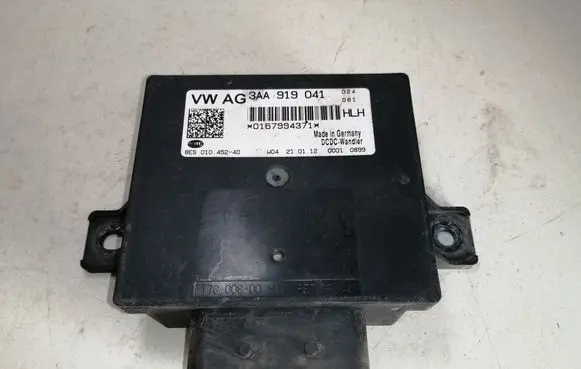 Volkswagen PASSAT B7 Voltage converter/converter module 3AA919041