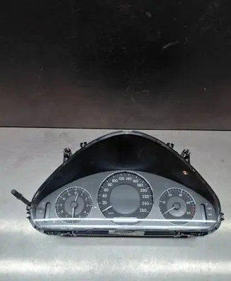 Mercedes-Benz E W211 Speedometer (instrument cluster) A2115406148 2115406148
