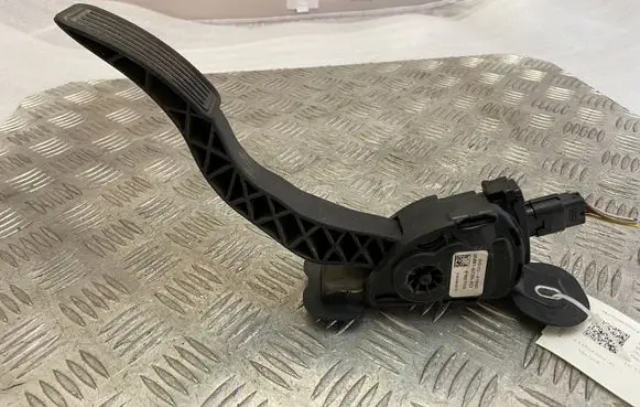 Mazda 6 Accelerator throttle pedal GS1D41600