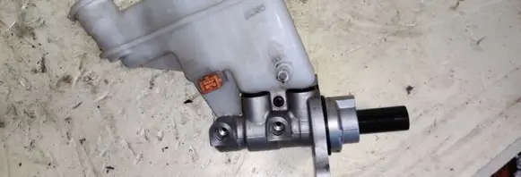 KIA Ceed Master brake cylinder 00502 2J01DZ4
