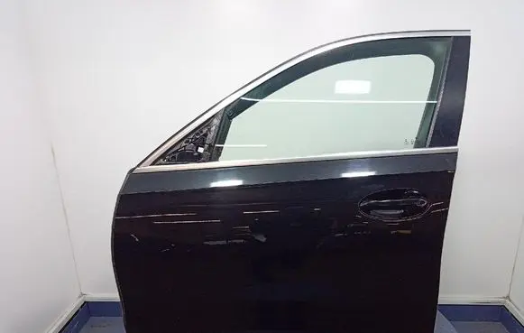 BMW X6 M Front door