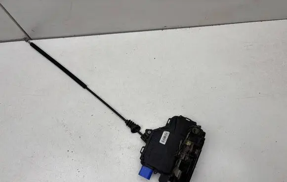 Skoda Fabia Mk1 (6Y) Front door lock 3B1837015AM