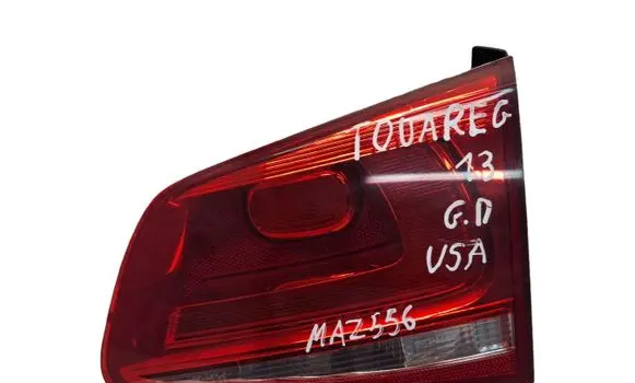 Volkswagen Touareg II Tailgate rear/tail lights 7P6945094C