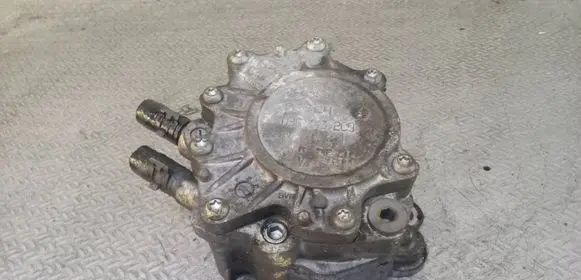 Volkswagen Touran I Vacuum pump 03G145209