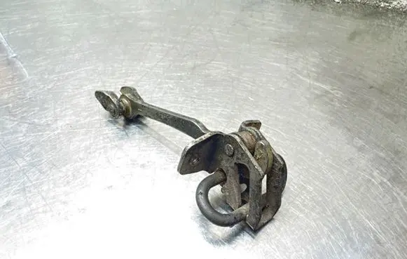 Opel Astra G Rear door check strap stopper 24430393