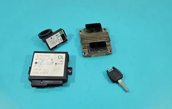 Opel Astra G Engine control unit/module ECU 09353509 IMPRK1541071