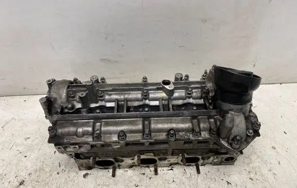 Mercedes-Benz E W212 Engine head A6420109820