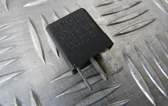 Opel Zafira A Other relay 24432680