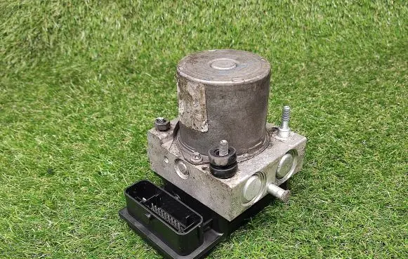 Opel Movano B ABS Pump 476608497R 0265237094