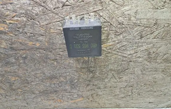 Audi A6 S6 C5 4B Window wiper relay 4B0955531D 5WK10460A B301000