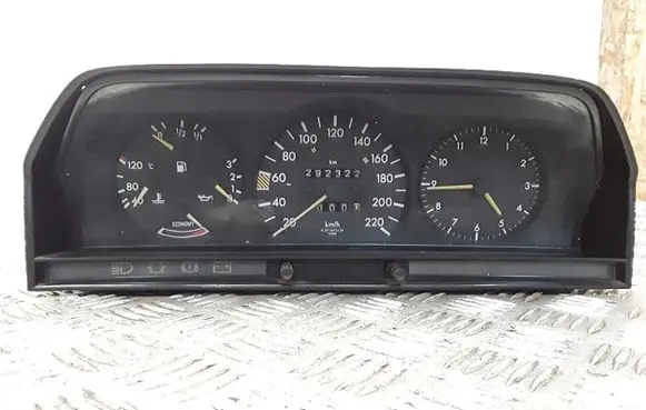 Mercedes-Benz 190 W201 Speedometer (instrument cluster) 87001131