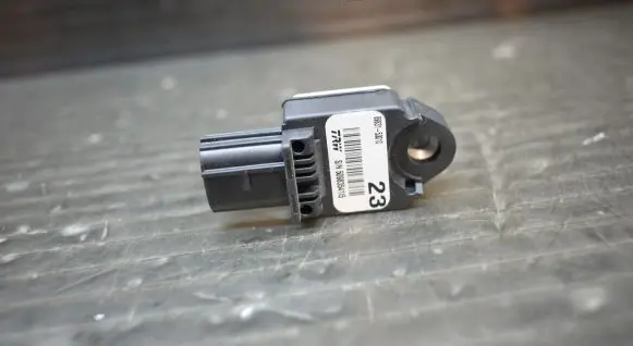 Lexus IS 220D-250-350 Airbag deployment crash/impact sensor 8983153010
