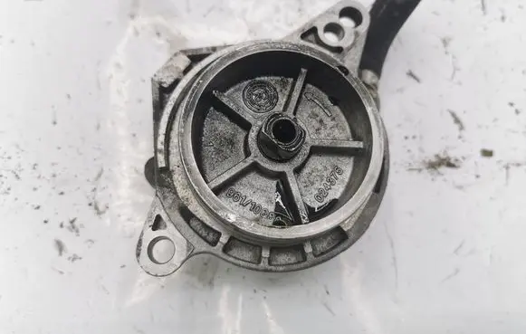 BMW 3 E46 Vacuum pump 961108855
