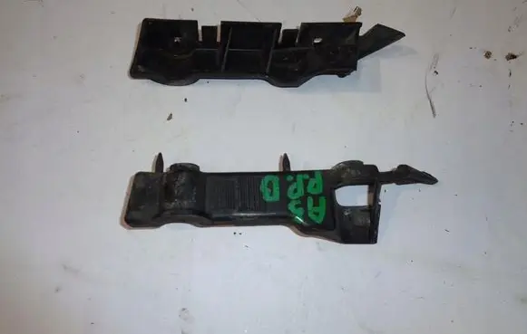 Fender mounting bracket