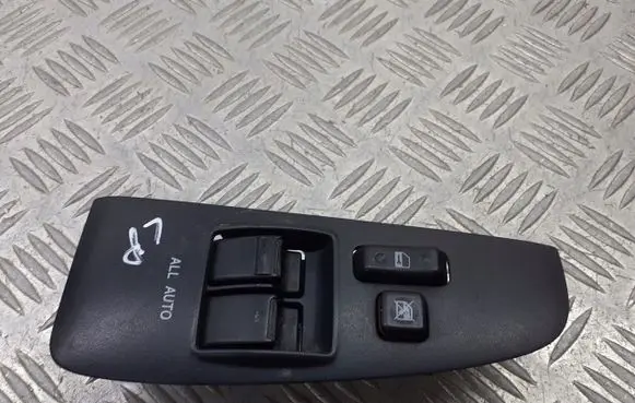 Toyota Avensis T250 Front door window switch trim 84802-05190-B0