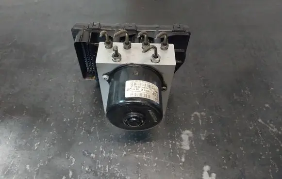 Mercedes-Benz C W203 ABS Pump A0044310512 A2035451632 Q02