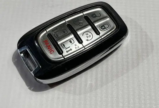 Chrysler Pacifica Ignition key/card 68217832AC
