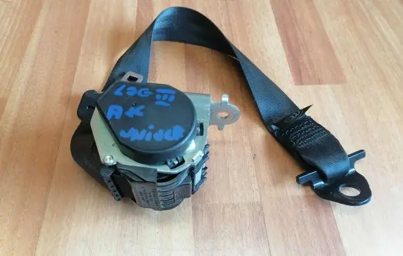 Renault Laguna III Rear seatbelt 888404337R