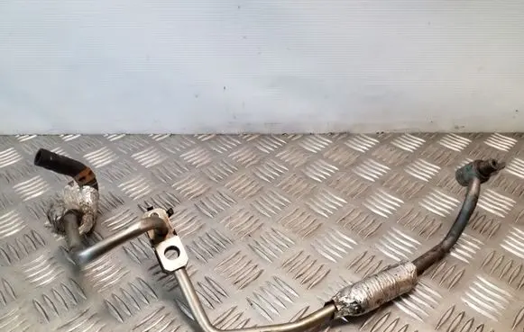 Jaguar XF X250 Turbo turbocharger oiling pipe/hose 9675423980