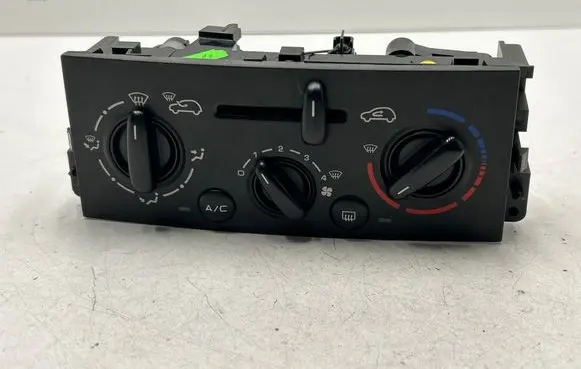Peugeot 207 Climate control unit N102079B 69910002 10T036